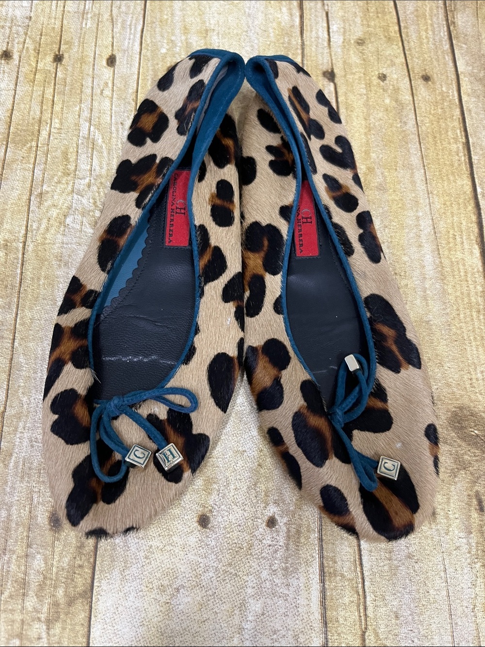 Carolina Herrera Leopard Print Flats with Teal Trim and Bow size 7.5/38